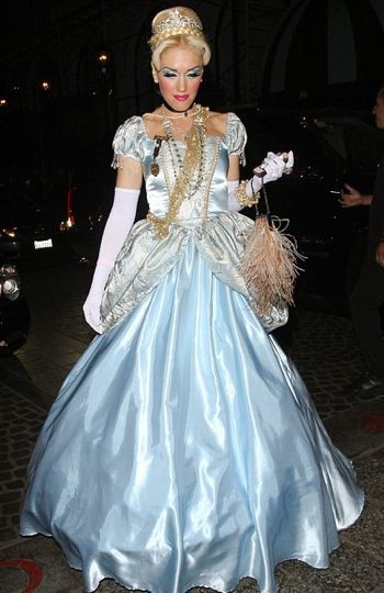 Gwen Stefani Wearing A Cinderella Costume Gwen Stefani Wearing A Cinderella Costume