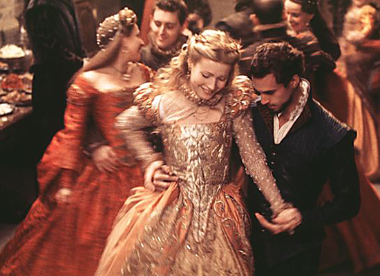 Gwyneth Paltrow And Joseph Fiennes Wearing Renaissance Costumes In The Movie Shakespeare In Love