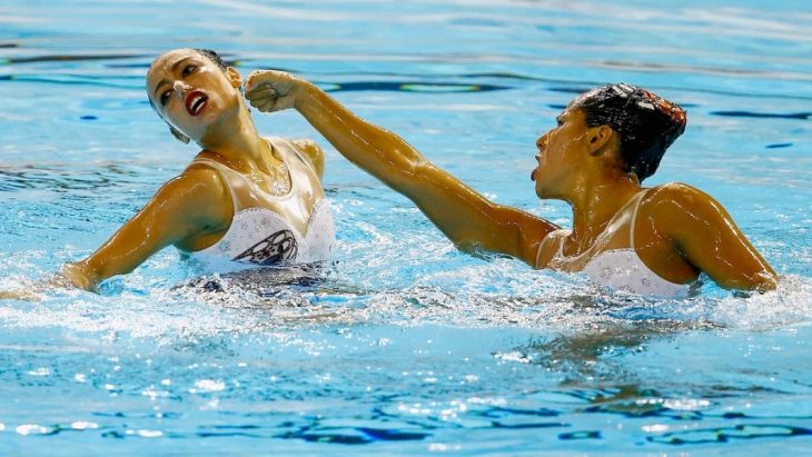 A Splashing Funny Collection of 25 Synchronized Swimming Photos