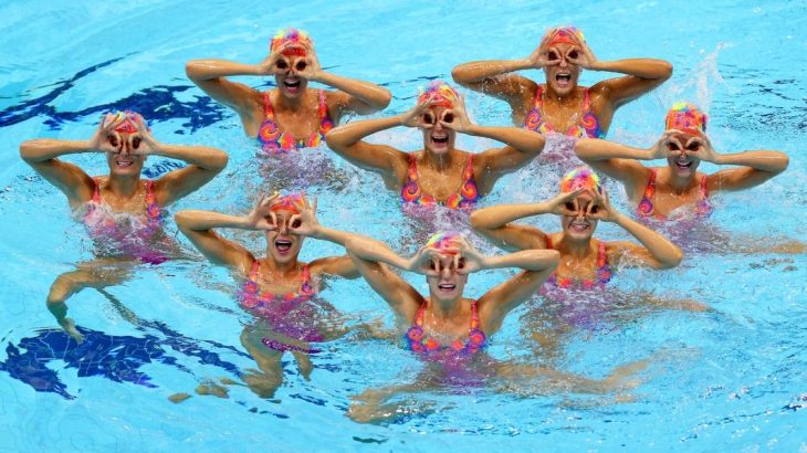 A Splashing Funny Collection of 25 Synchronized Swimming Photos