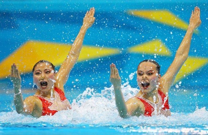 A Splashing Funny Collection of 25 Synchronized Swimming Photos