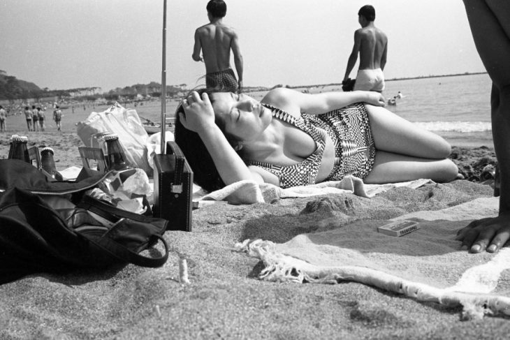 Retro Radiance: Captivating Beach Photos from Days Gone By