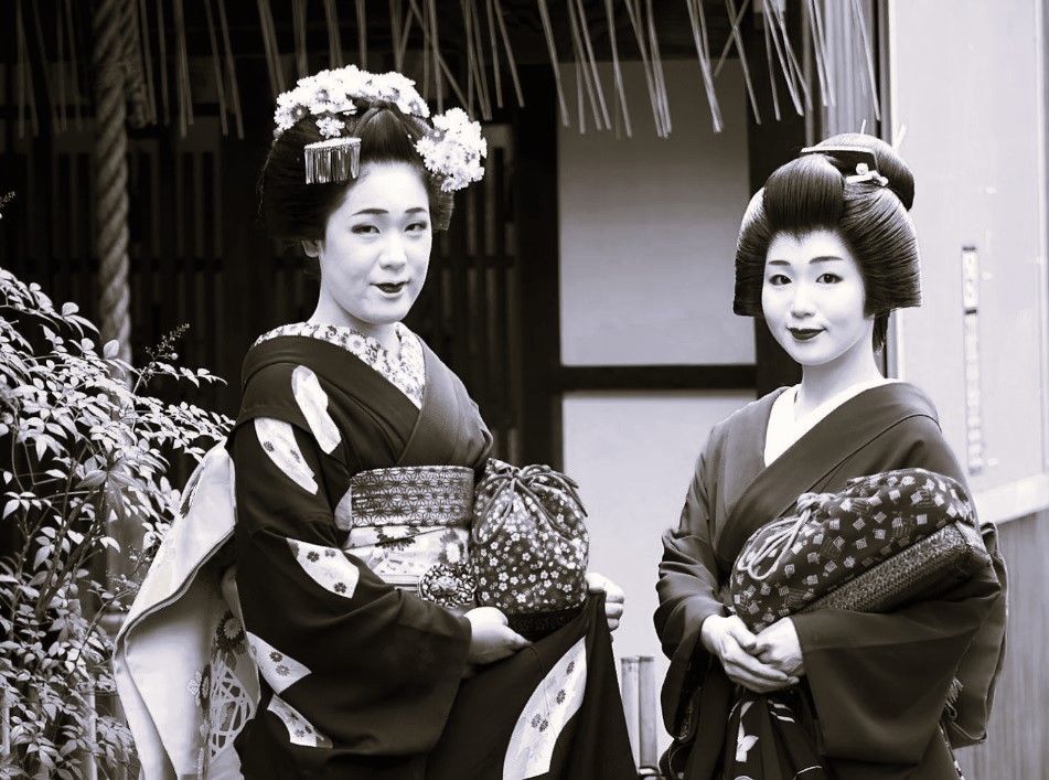 Amazing Facts About Geisha and Their Beautiful Photos