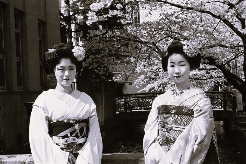 Amazing Facts About Geisha and Their Beautiful Photos